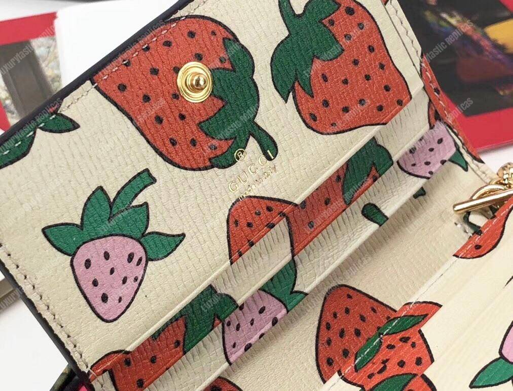 G*u*i zumi strawberry print card case wallet