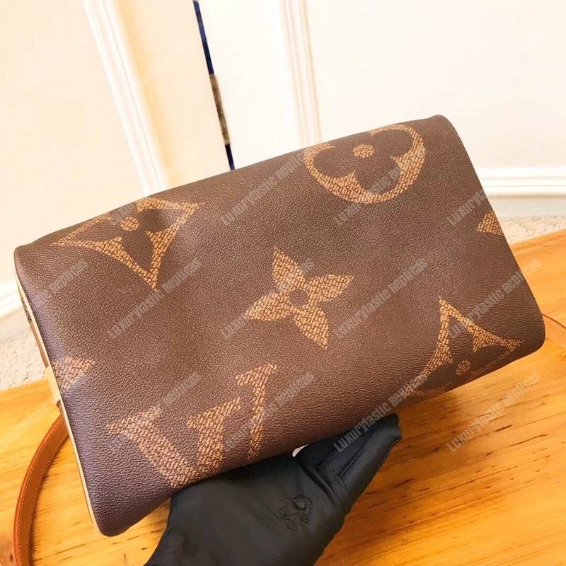 LV Speedy Bandoulière 30 Monogram Giant
