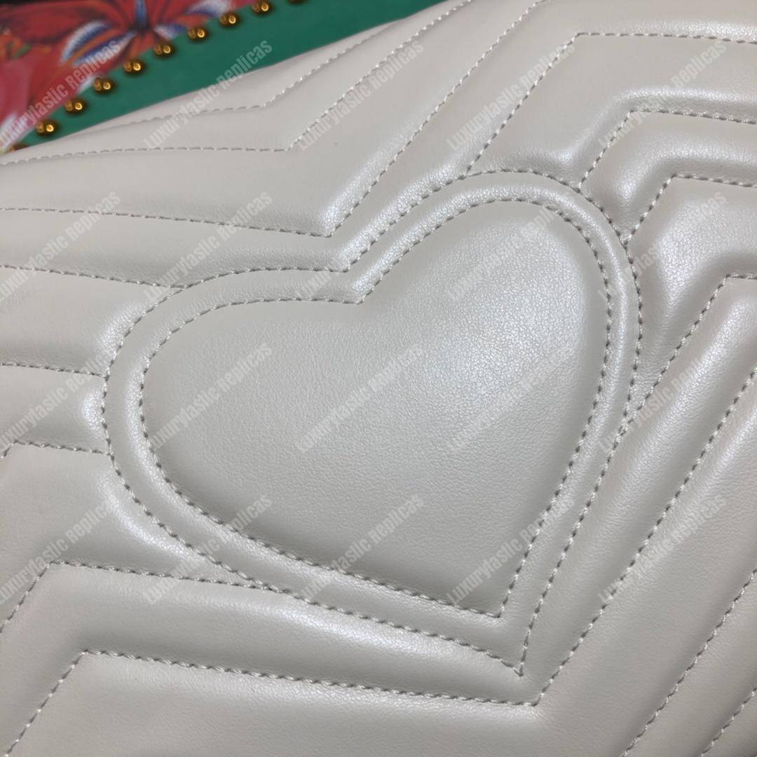 G*u*i gg marmont medium matelasse shoulder bag white