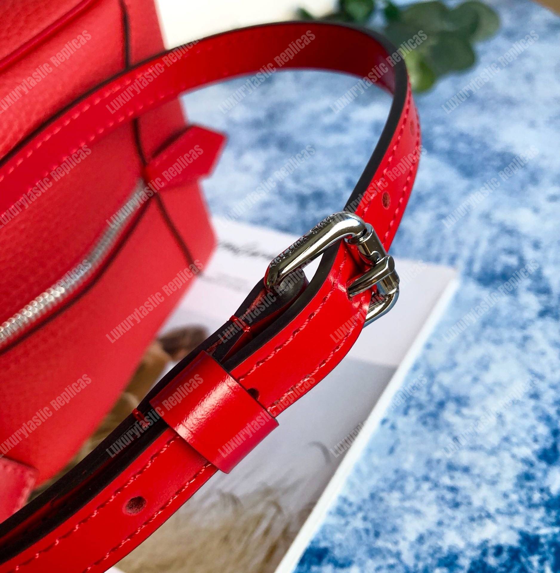 LV Neo Square Bag Rouge