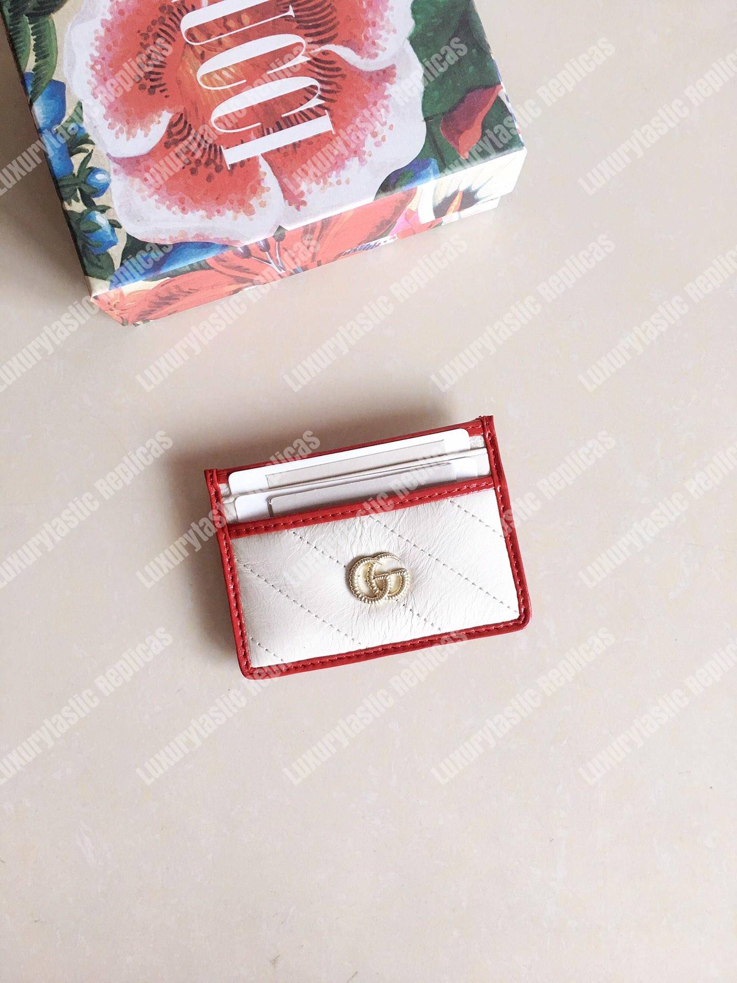 G*u*i gg marmont card case twisted white