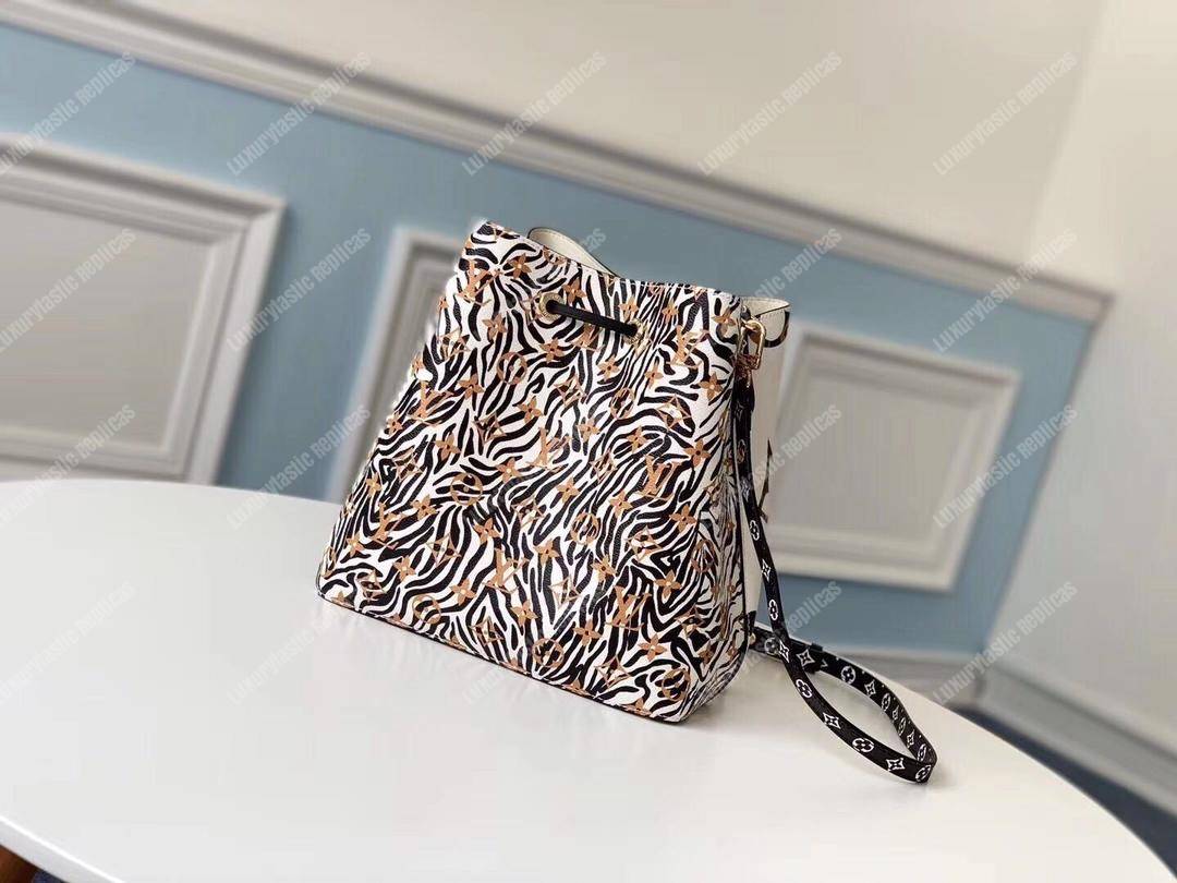 LV Jungle NéoNoé Monogram Canvas Ivory