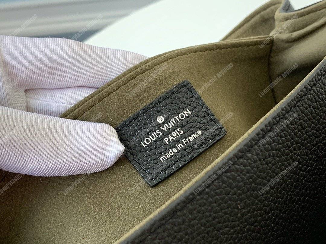 LV MyLockMe Laurier Toffee Latte Black