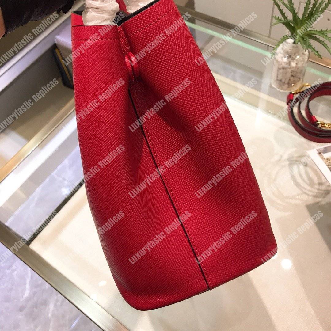 Pra*a double medium bag red