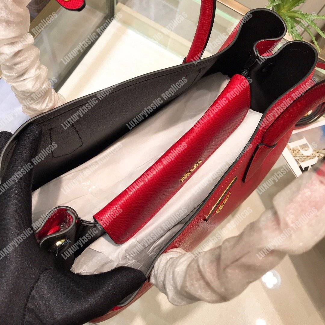 Pra*a double medium bag red