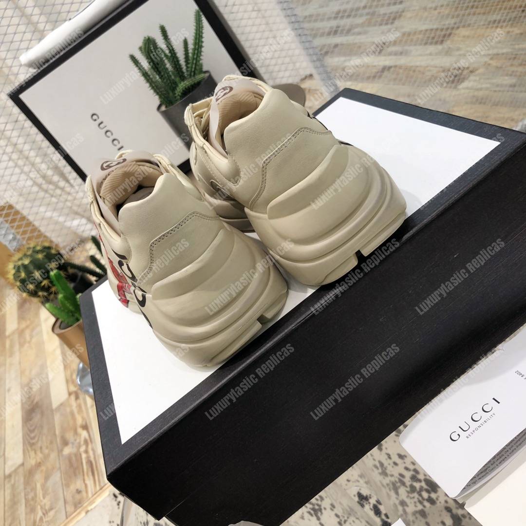 G*u*i rhyton sneaker with mouth print