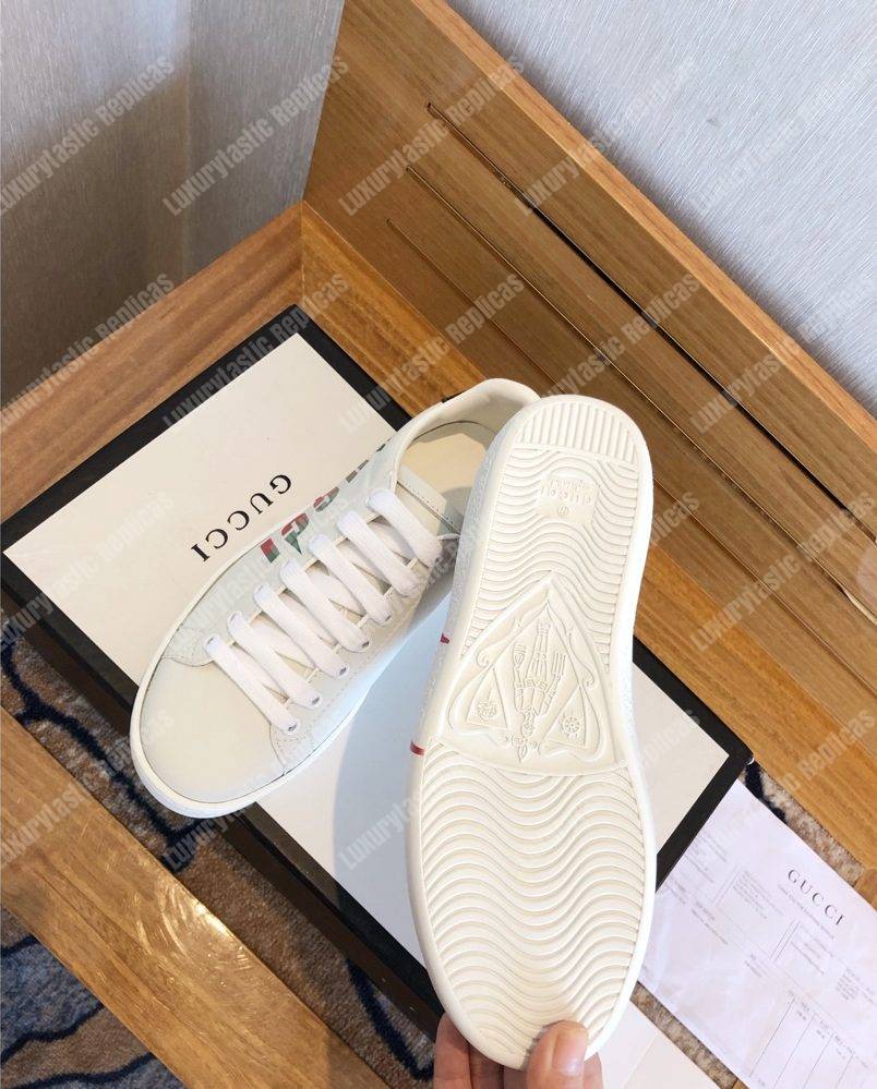 G*u*i ace sneaker with G*u*i blade white