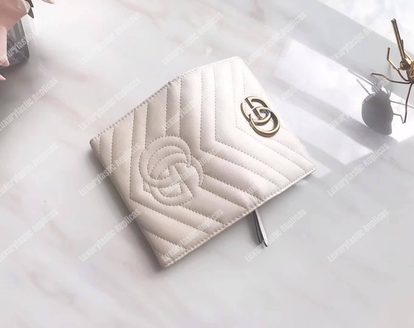 G*u*i gg marmont matelassé wallet white