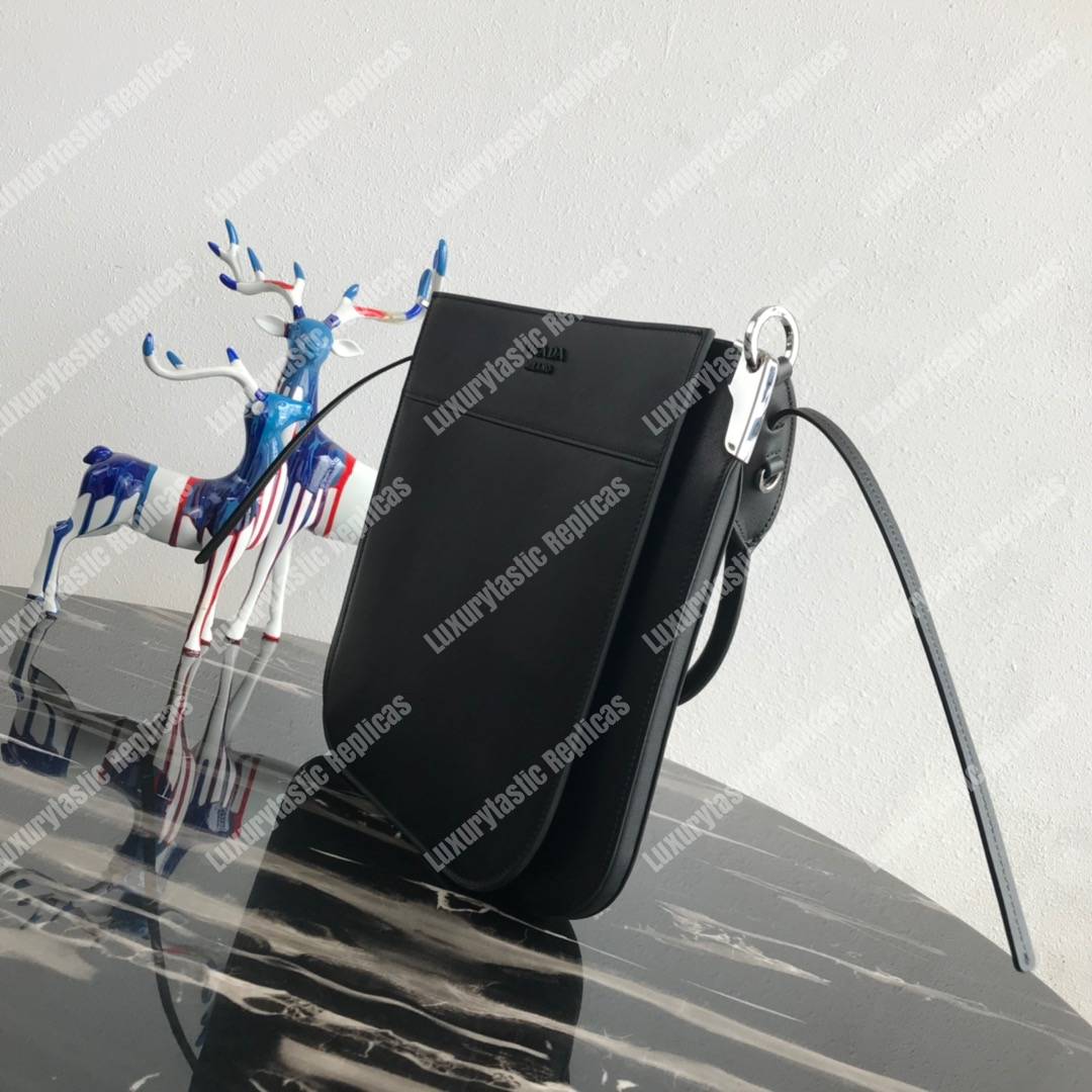 Pra*a margit leather shoulder bag black