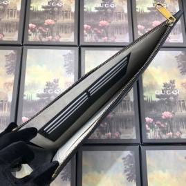 G*u*i gg velvet pouch black