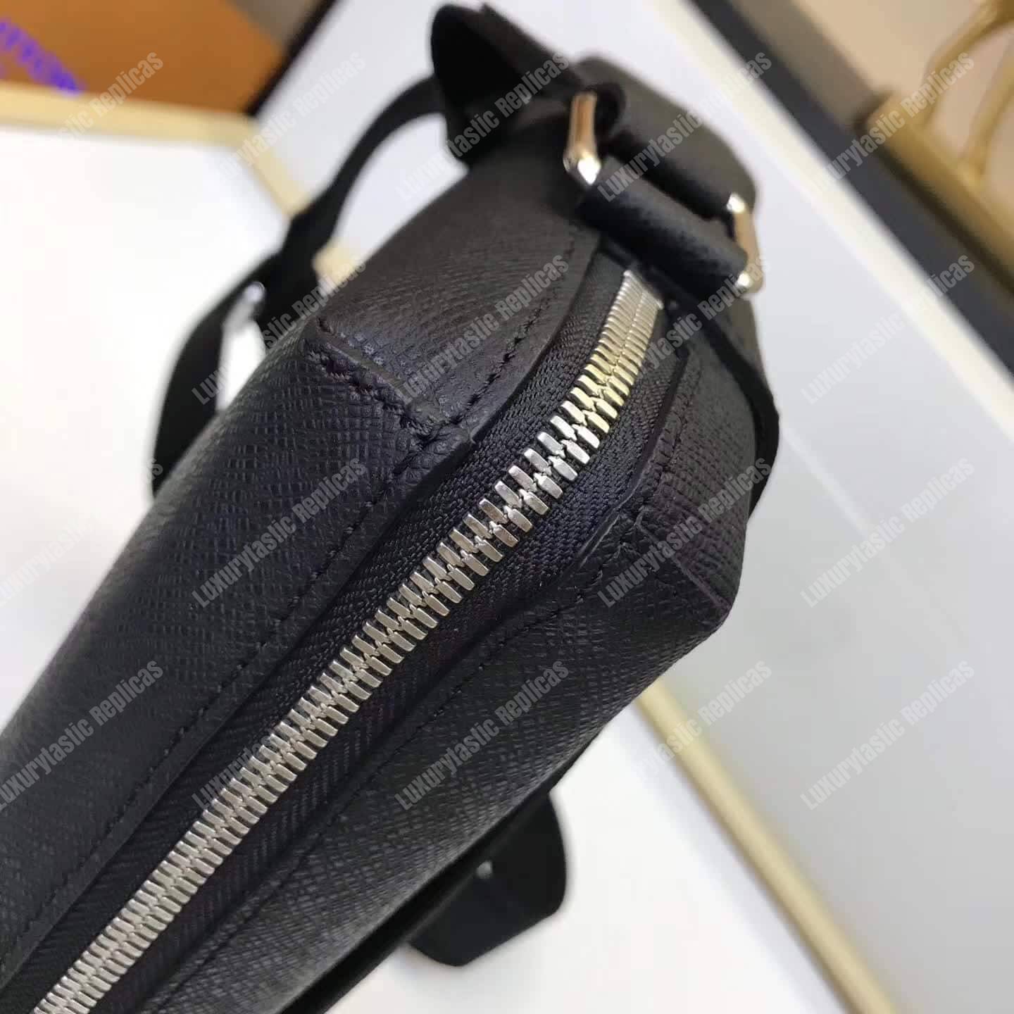LV Taiga Grigori Messenger Bag PM Noir