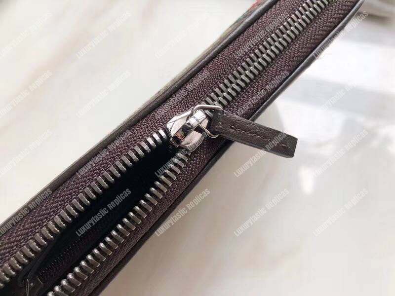 G*u*i gg sup*e zip around wallet with web