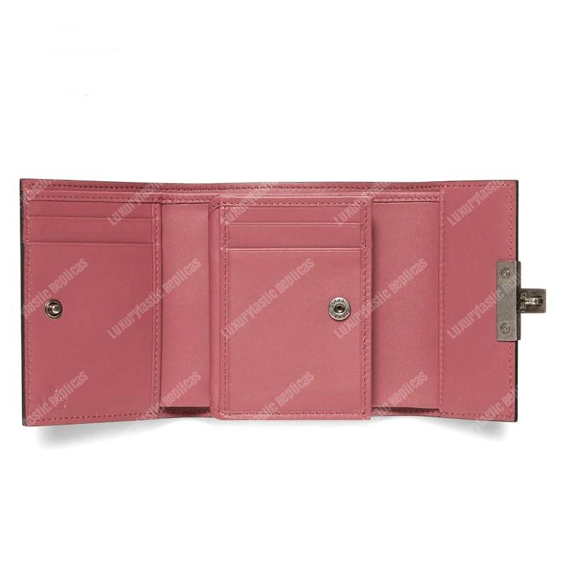 G*u*i gg blooms sup*e padlock wallet antique rose