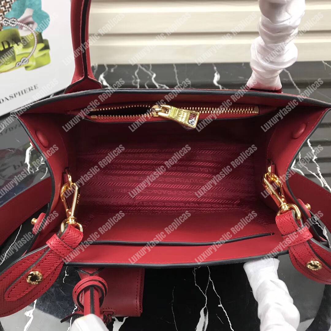 Pra*a monochrome saffiano leather bag red