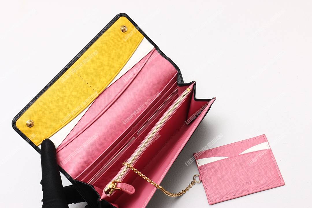Pra*a leather wallet black