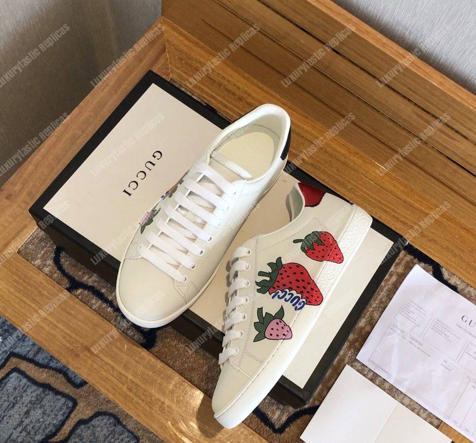 G*u*i rhyton sneaker with G*u*i strawberry