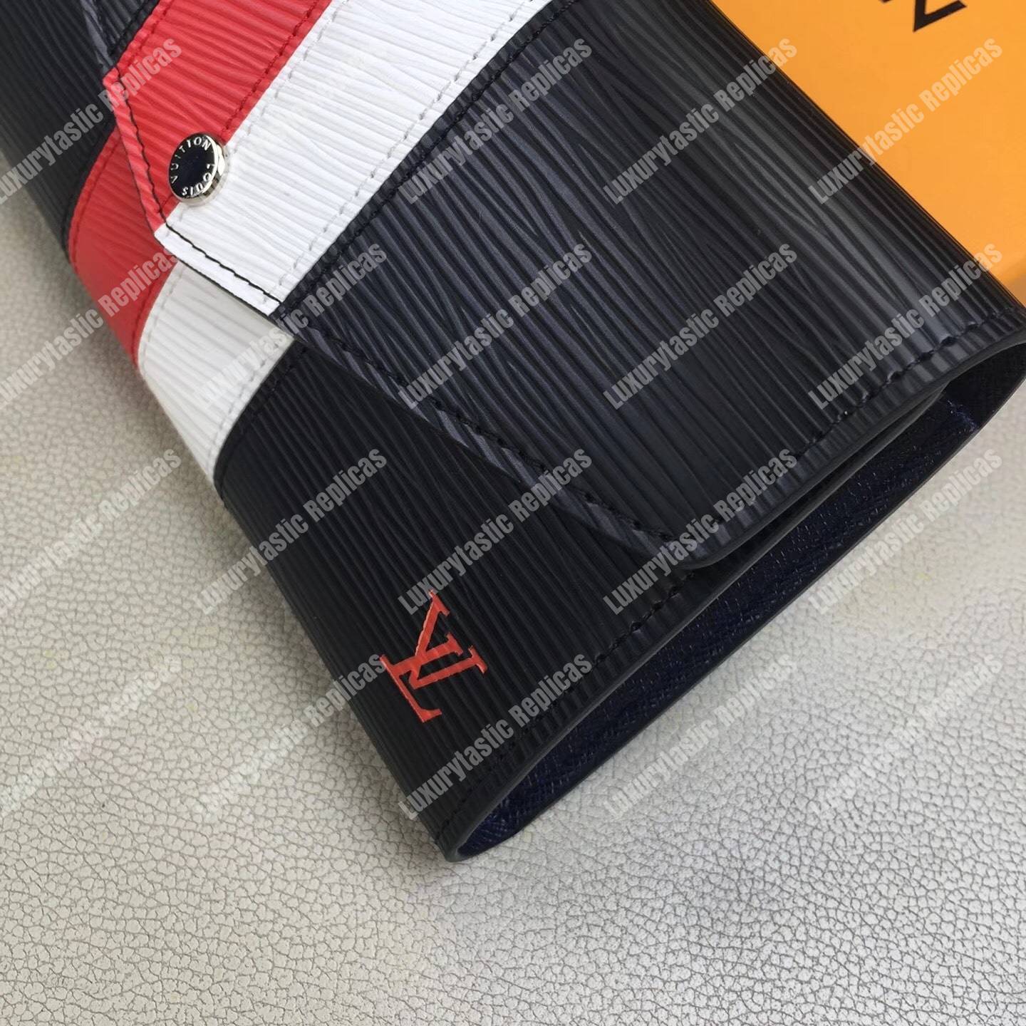 LV Sarah Wallet Epi Leather Noir