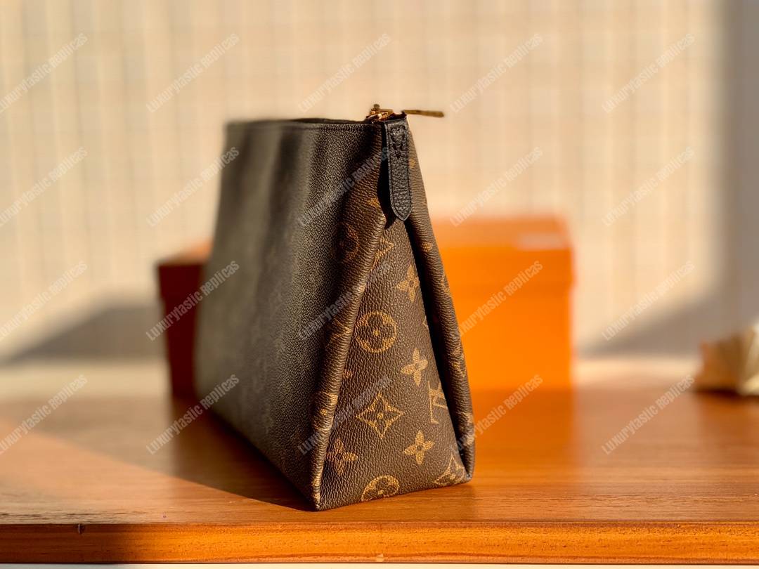 LV Pallas Beauty Case Black