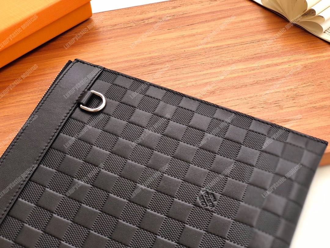 LV Discovery Pochette Damier Infini Black