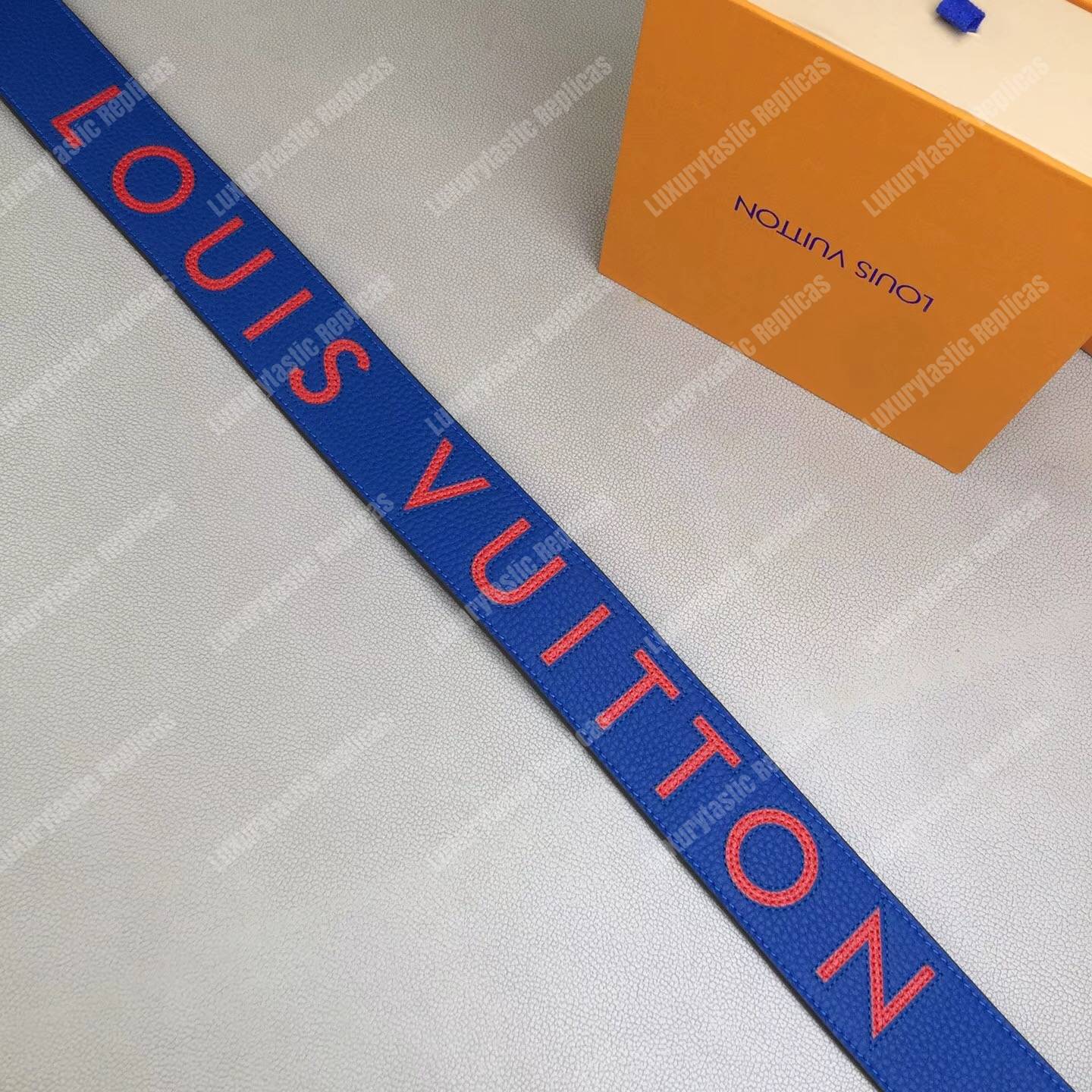 LV Bandouliere Taurillon Leather Bleu
