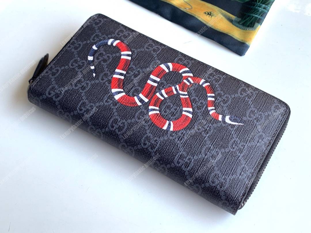 G*u*i kingsnake print gg sup*e zip around wallet black
