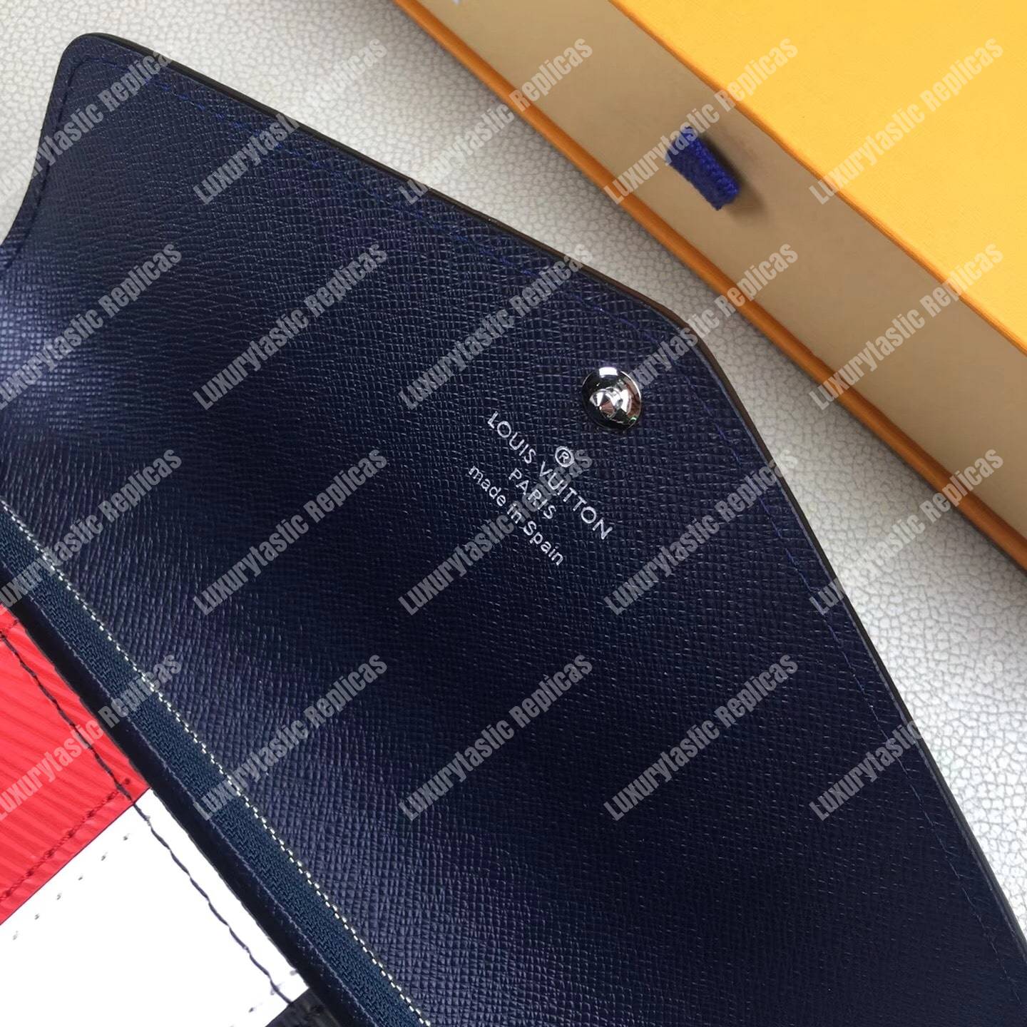 LV Sarah Wallet Epi Leather Noir