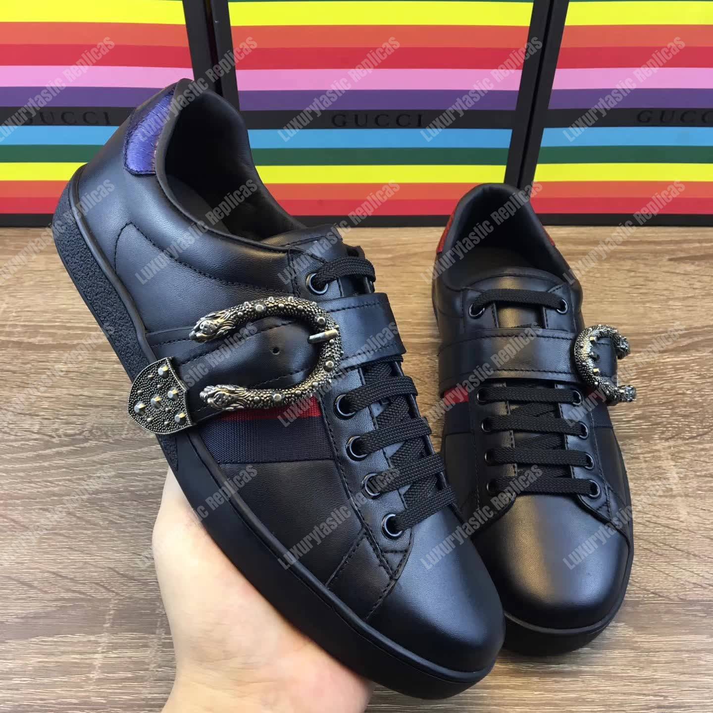 G*u*i ace dionysus buckle low top sneaker