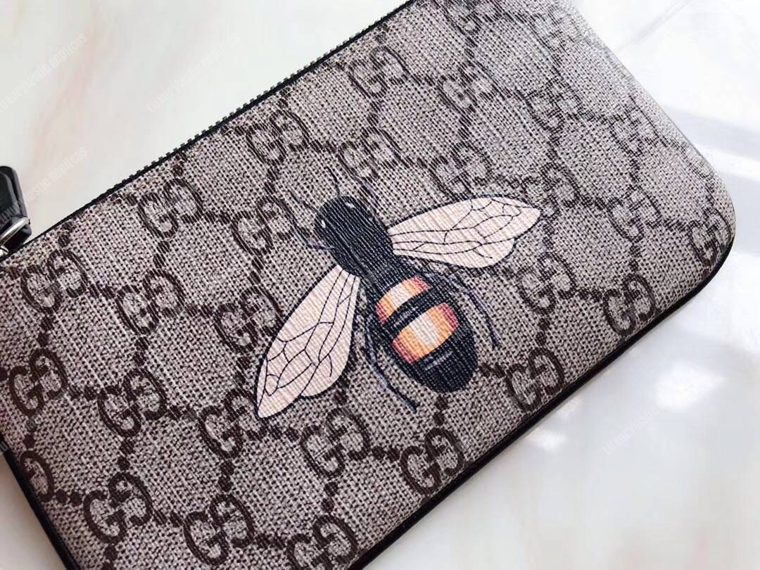G*u*i bee print gg sup*e cellphone pouch
