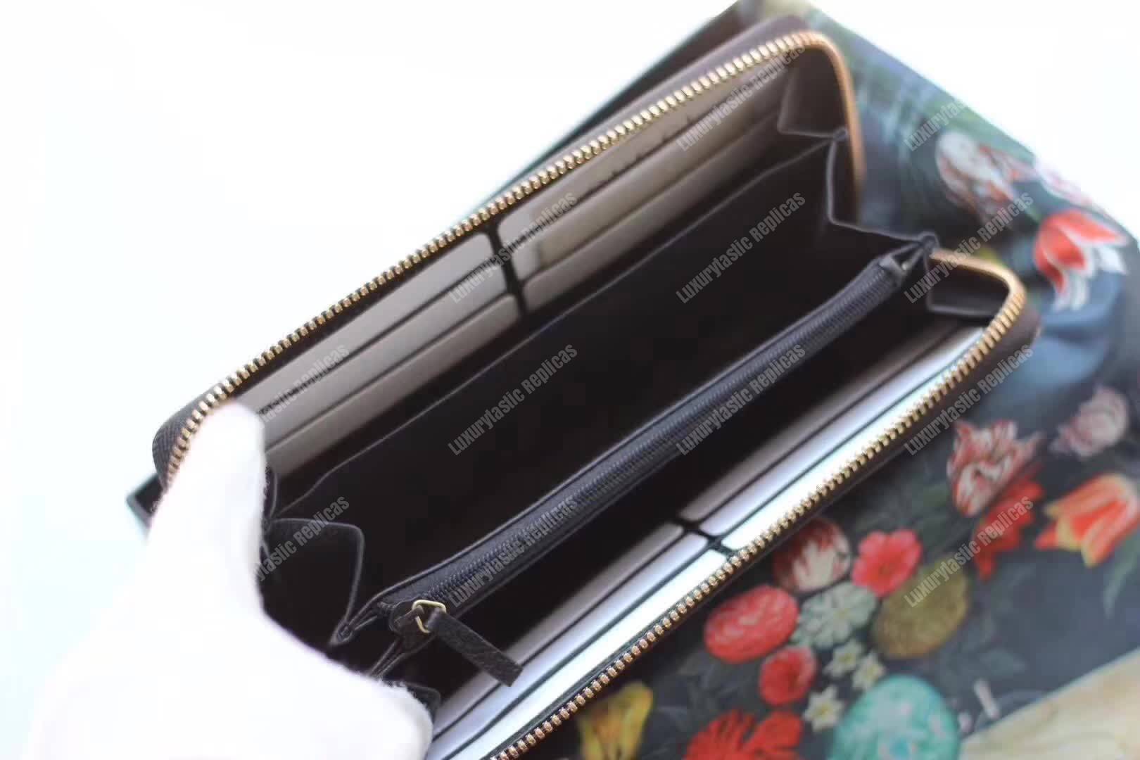 G*u*i bee star leather zip around wallet black