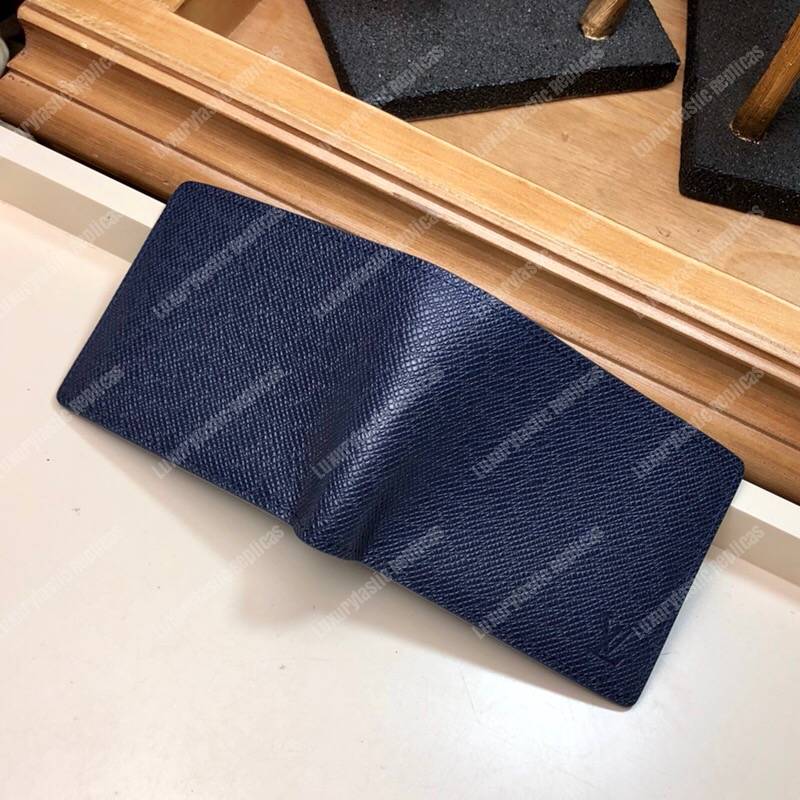 LV Multiple Wallet Taiga Leather Bleu Marine