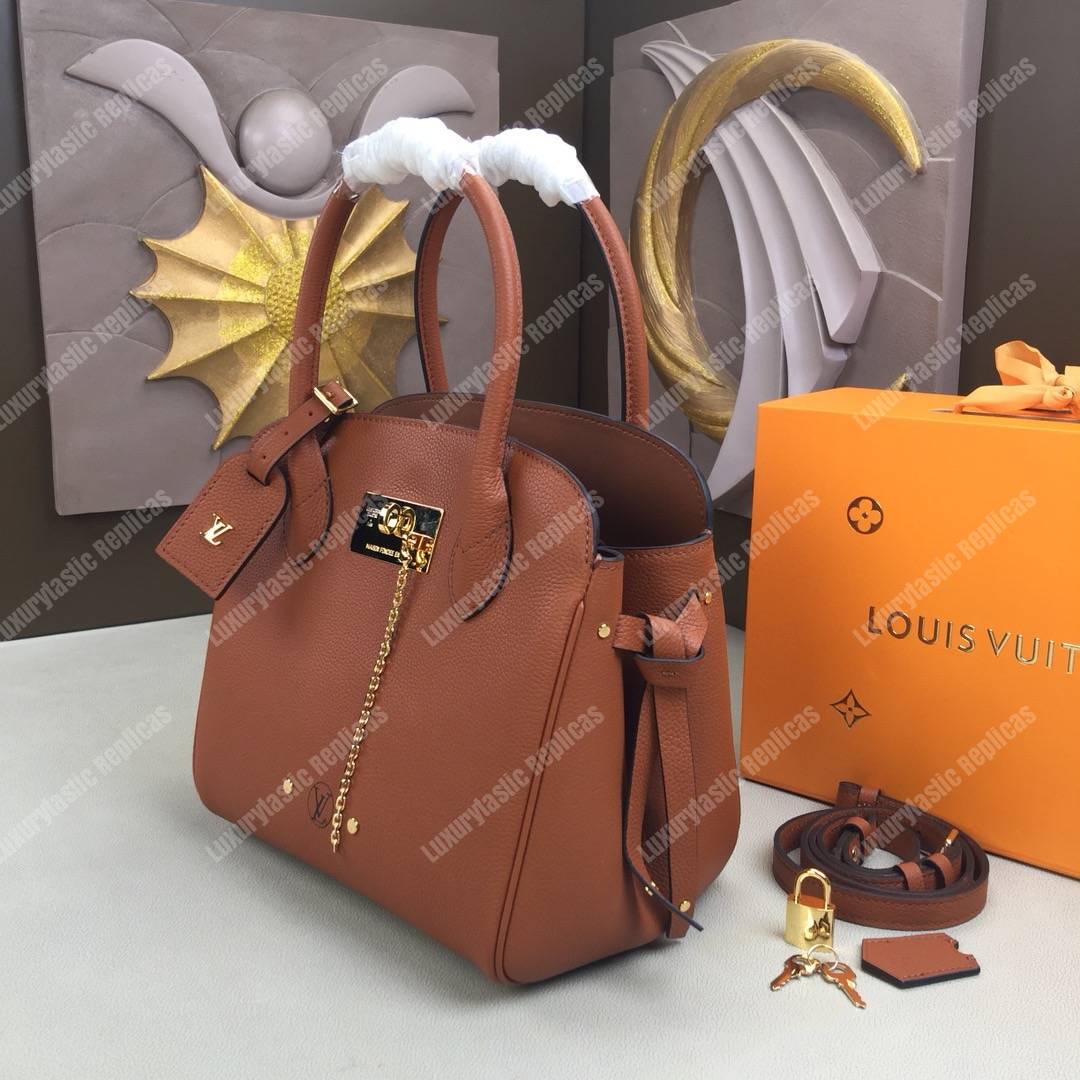 LV Milla PM Veau Nuage Gold