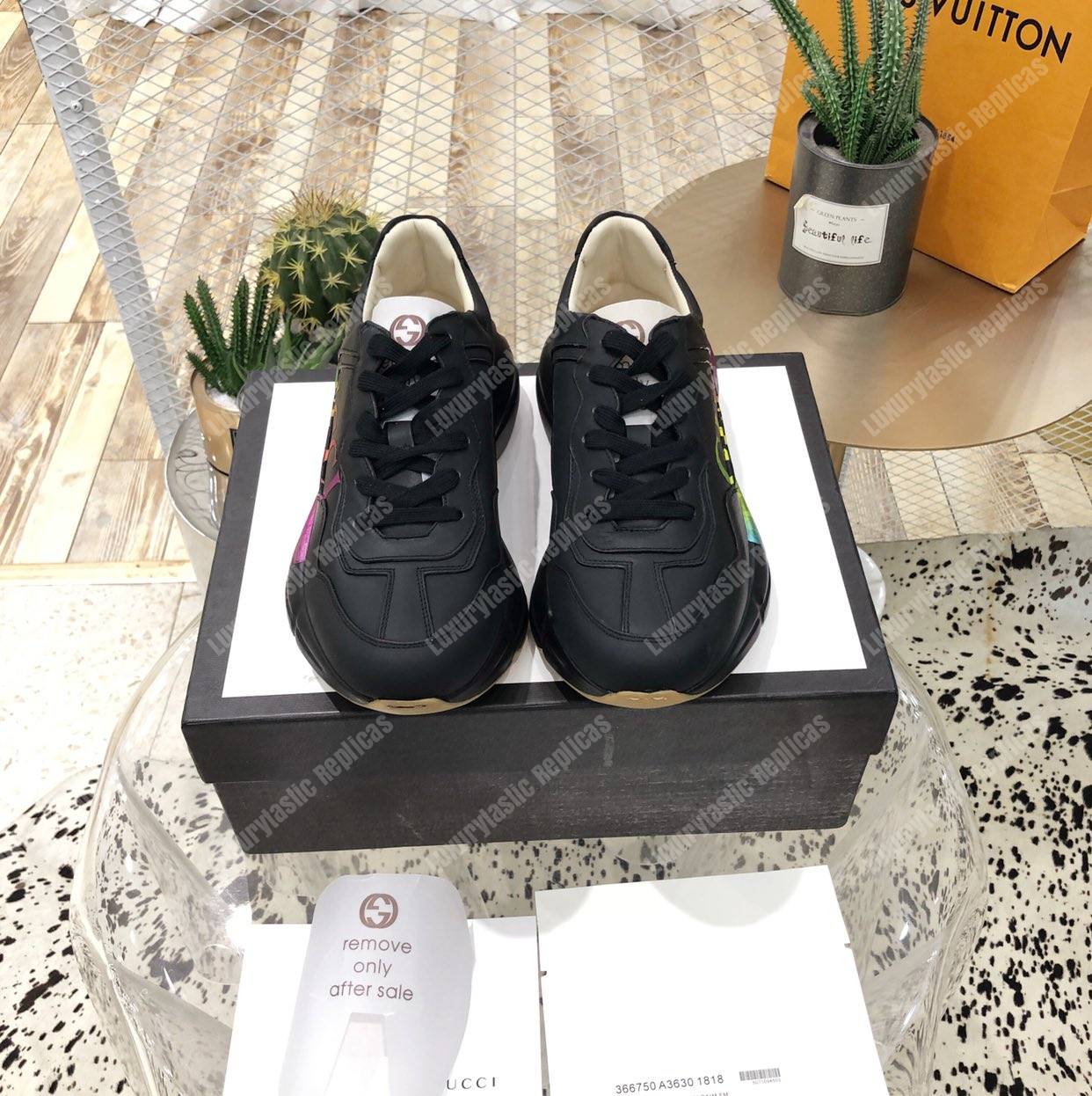 G*u*i rhyton leather sneaker with multicolour G*u*i logo