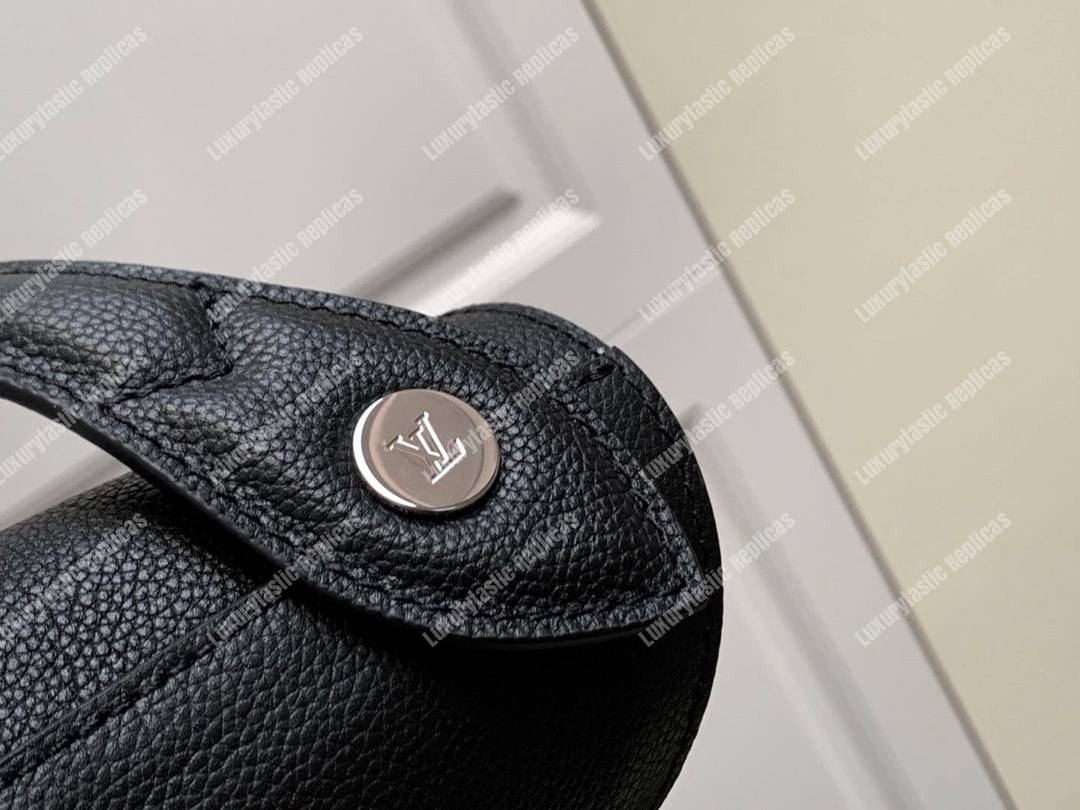 LV Lockme Hobo Black