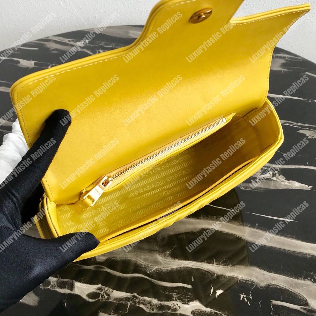 Pra*a diagramme medium leather bag yellow