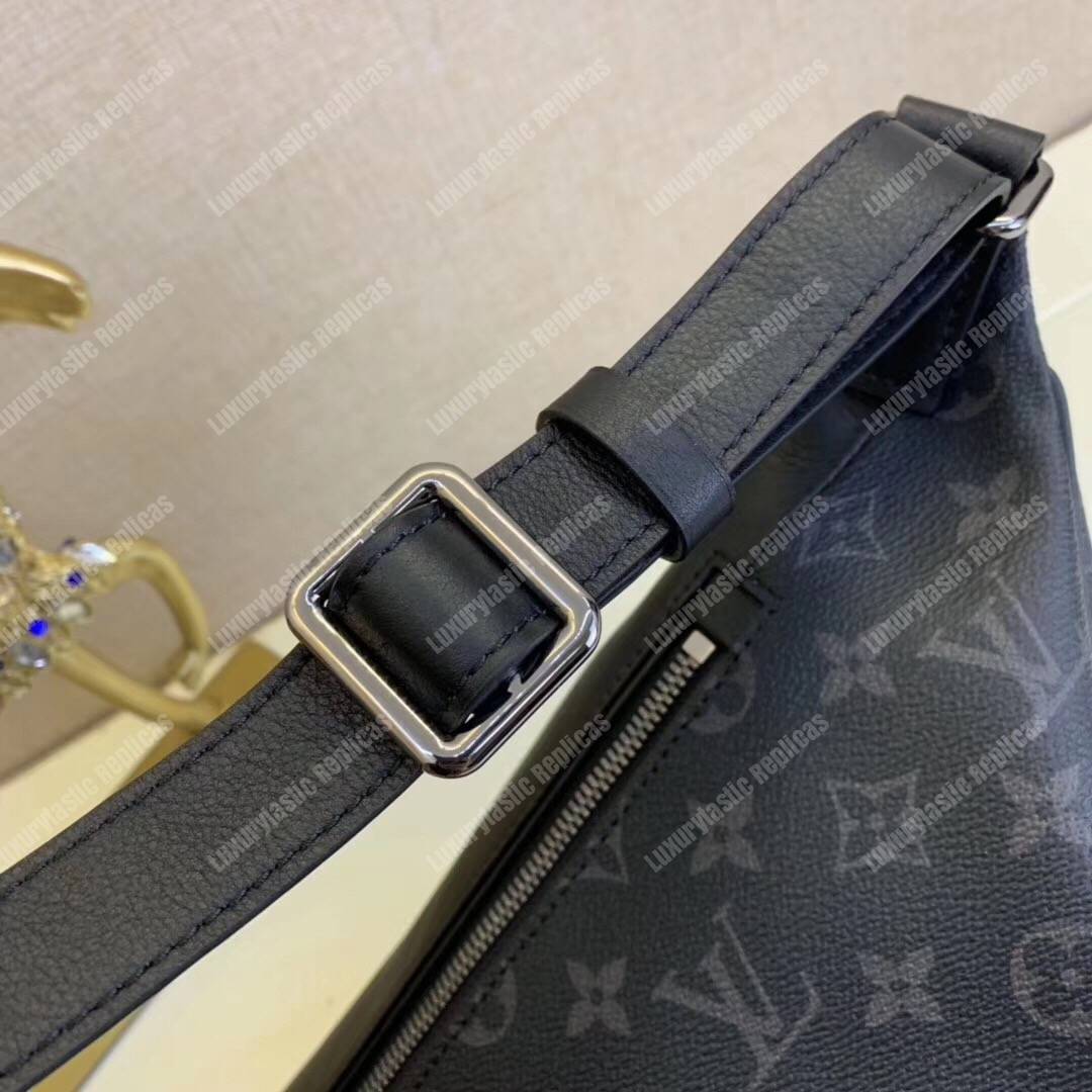 LV Discovery Bumbag Monogram Eclipse