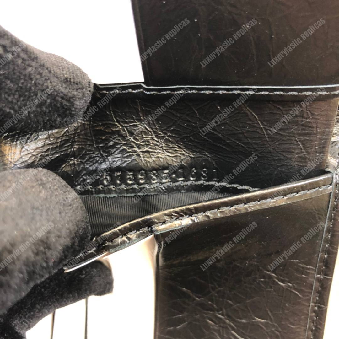 G*u*i wallet with interlocking g