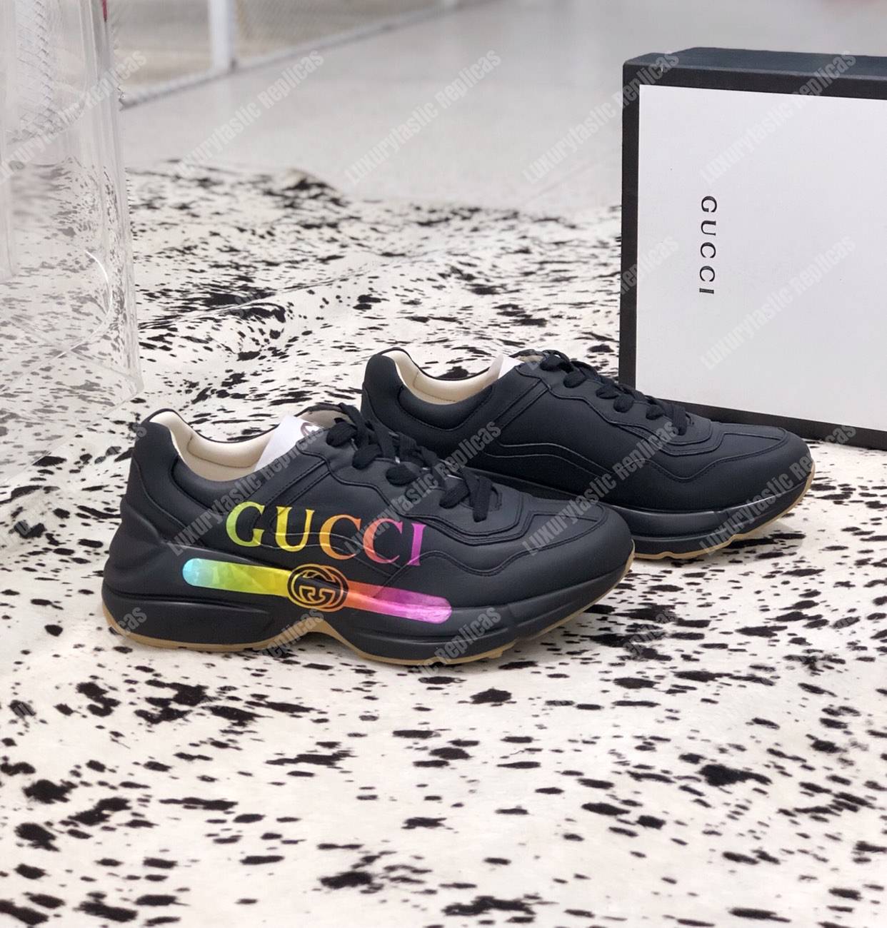 G*u*i rhyton leather sneaker with multicolour G*u*i logo