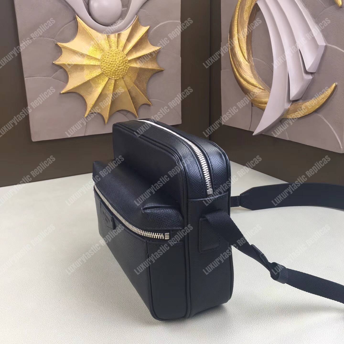 LV Outdoor Messenger PM Taiga Leather Noir
