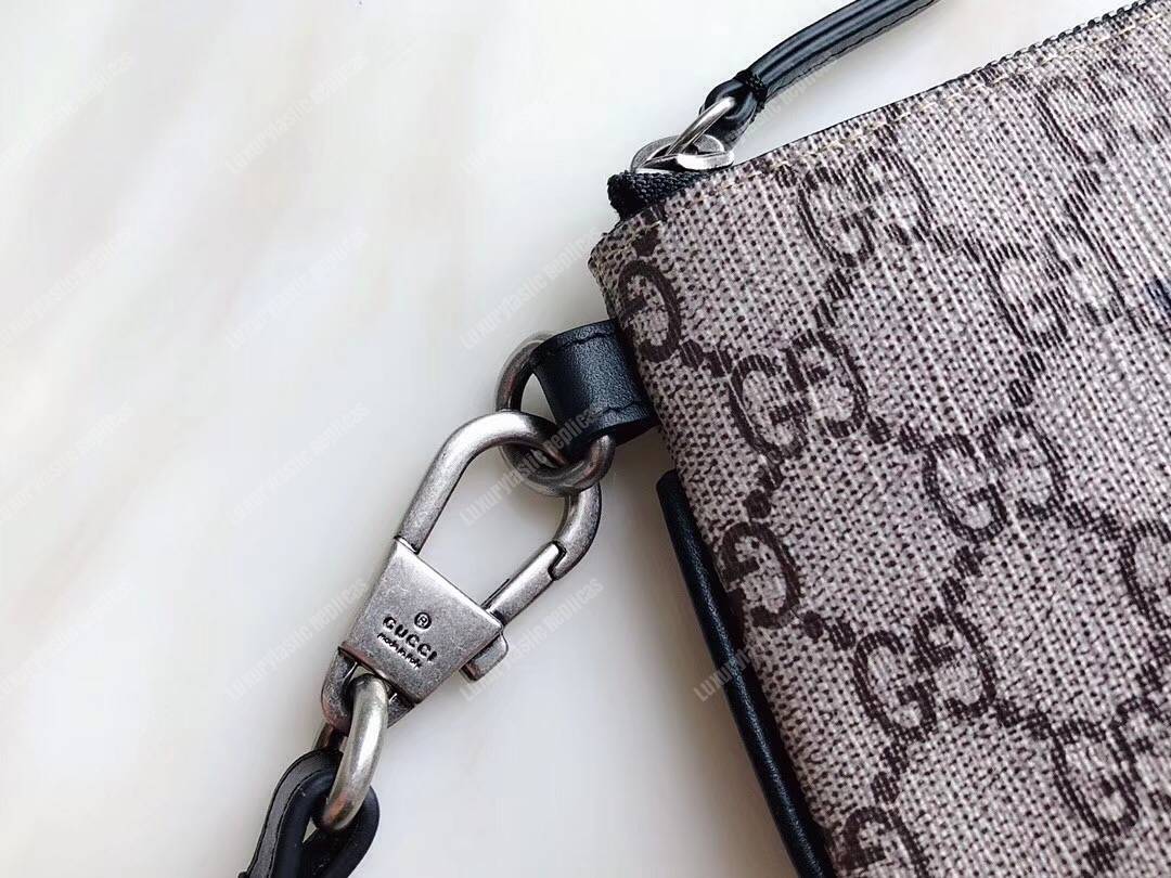 G*u*i bee print gg sup*e cellphone pouch