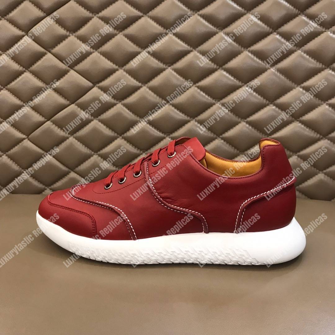 H**mes turn sneaker red