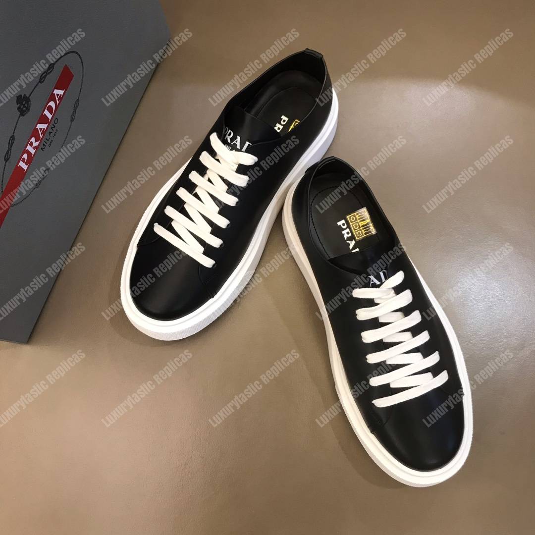 Pra*a leather sneakers black