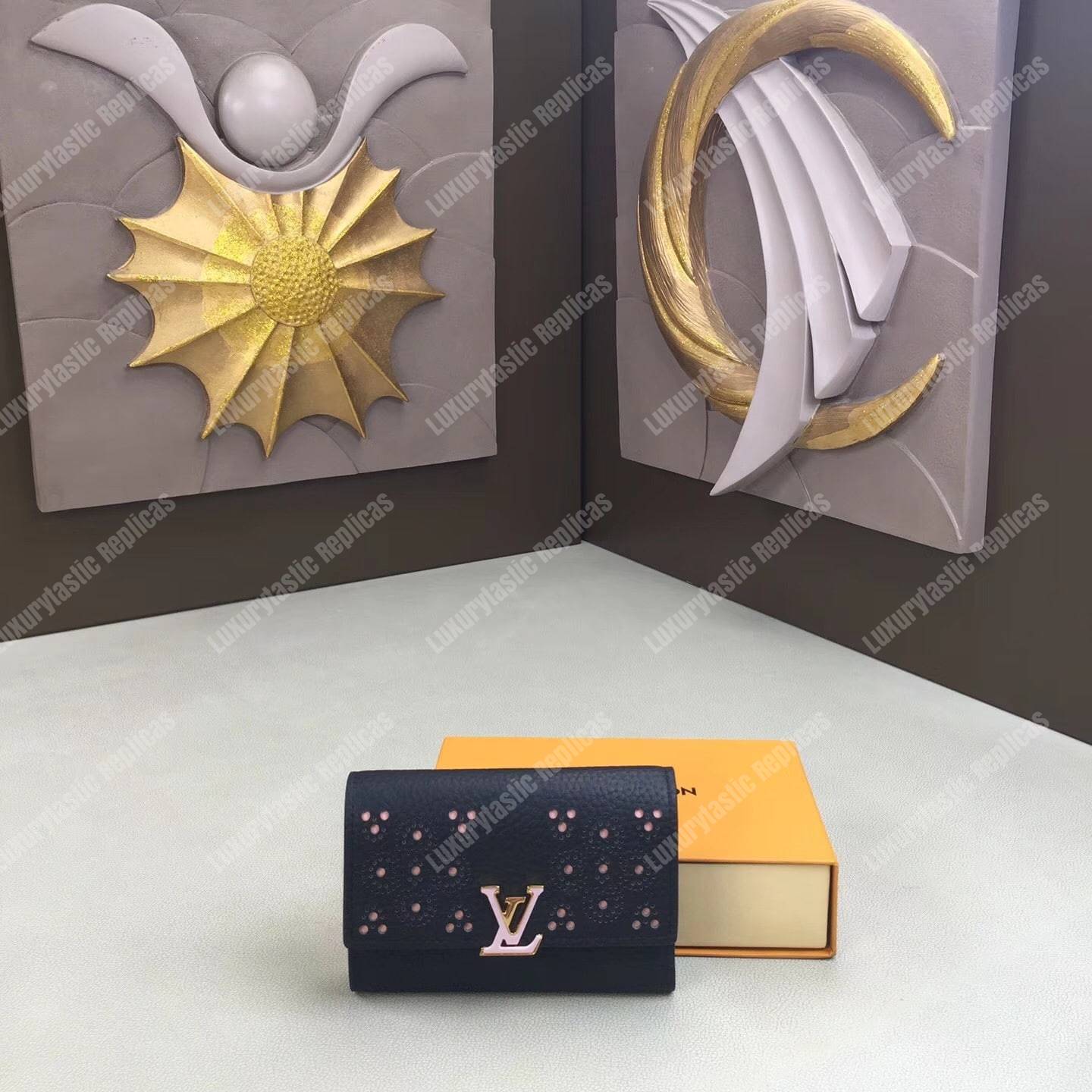LV Compact Wallet Taurillion Leather Noir