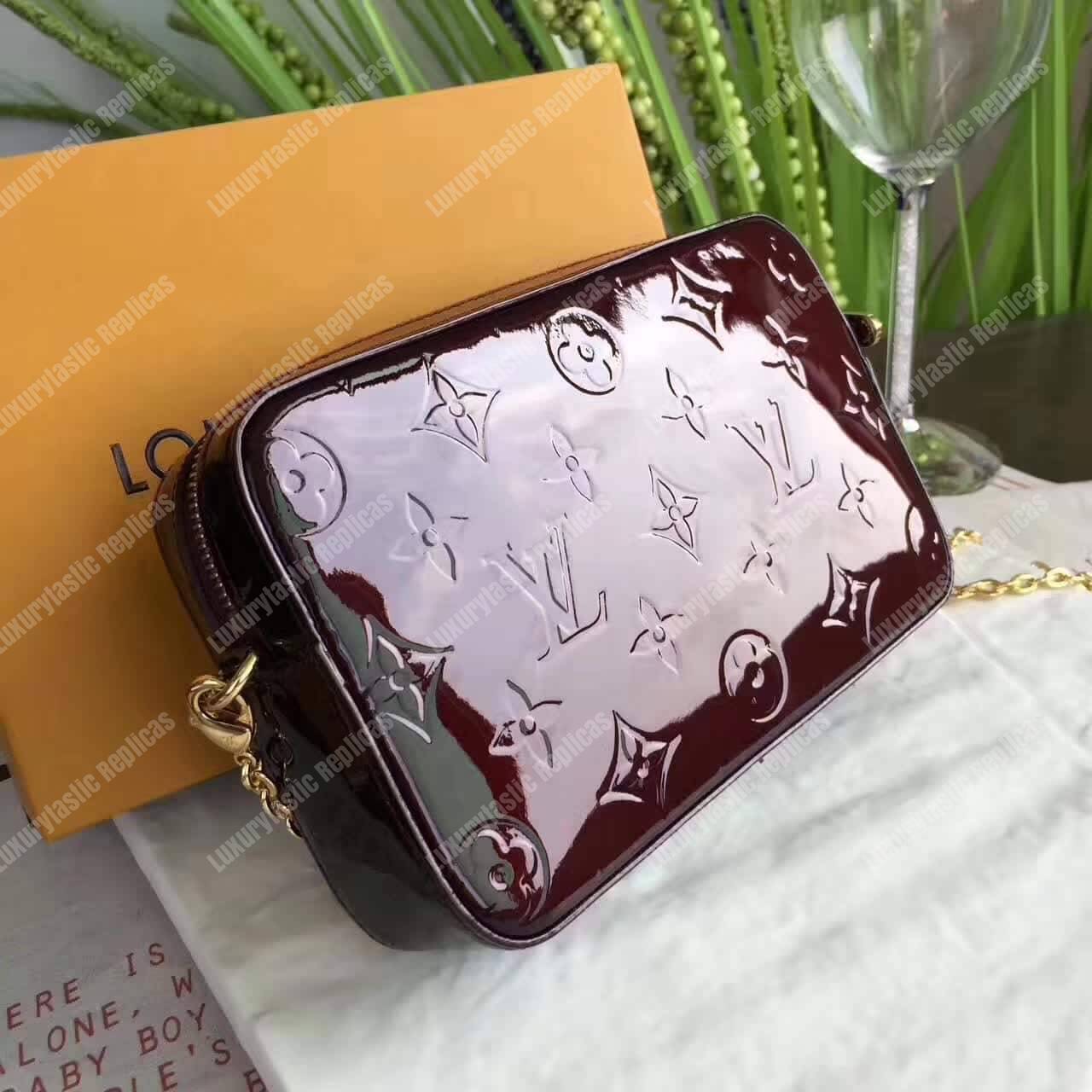 LV Camera Pouch Monogram Vernis Leather Amarante