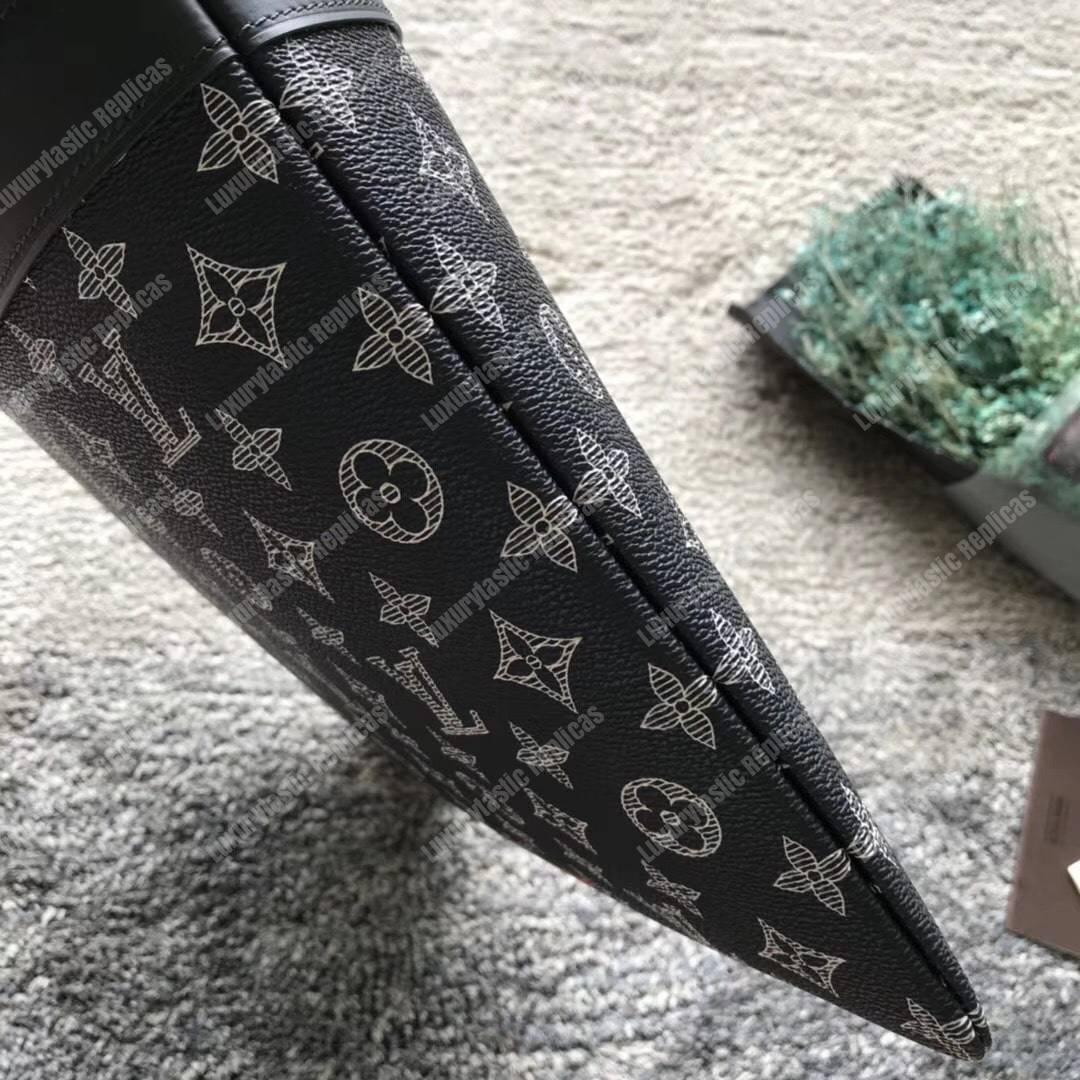 LV Discovery Pochette Monogram Upside Down Canvas