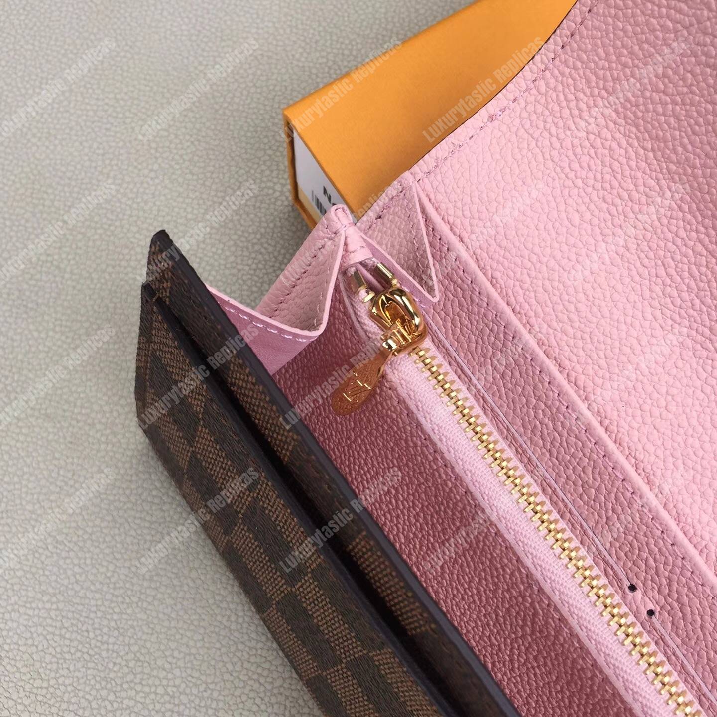 LV Clapton Wallet Damier Ebene Magnolia