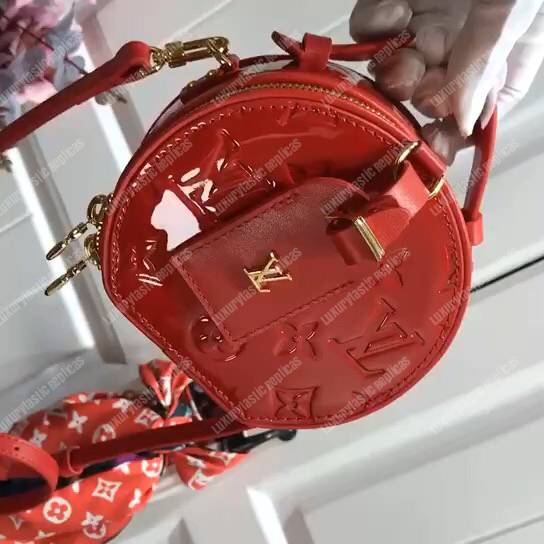 LV Mini Boîte Chapeau Rouge