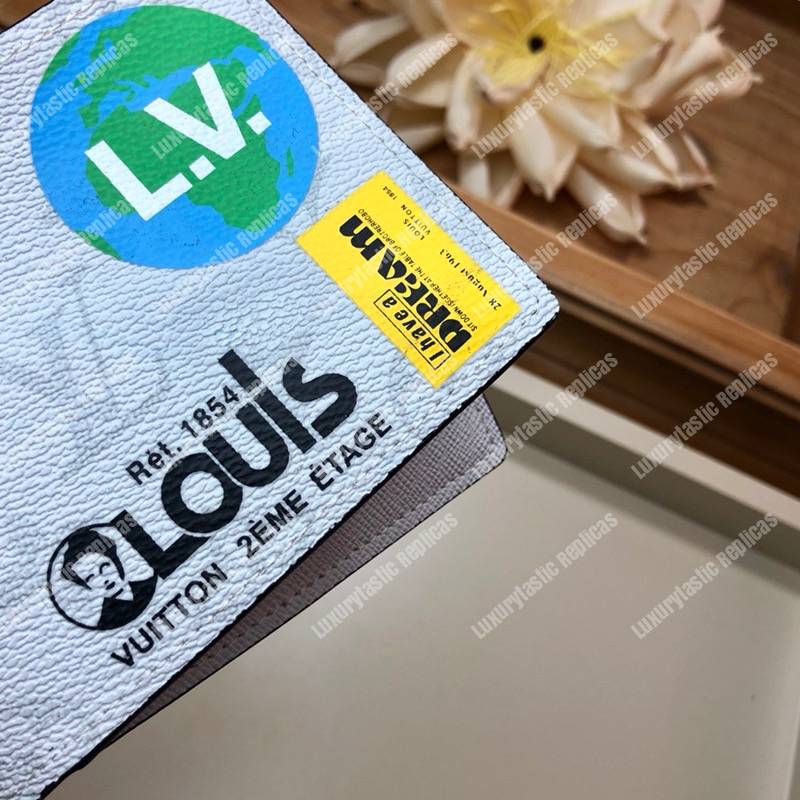 LV Multiple Wallet Monogram White