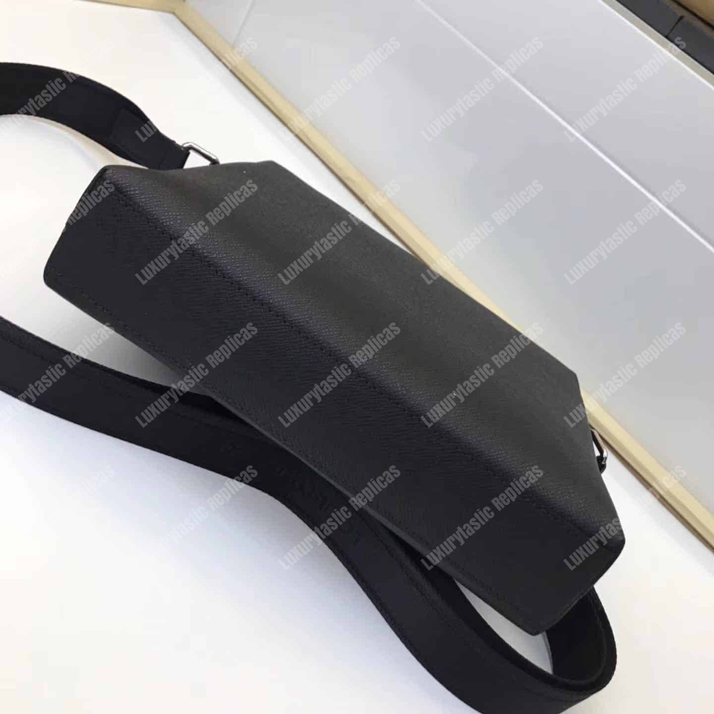 LV Taiga Grigori Messenger Bag PM Noir