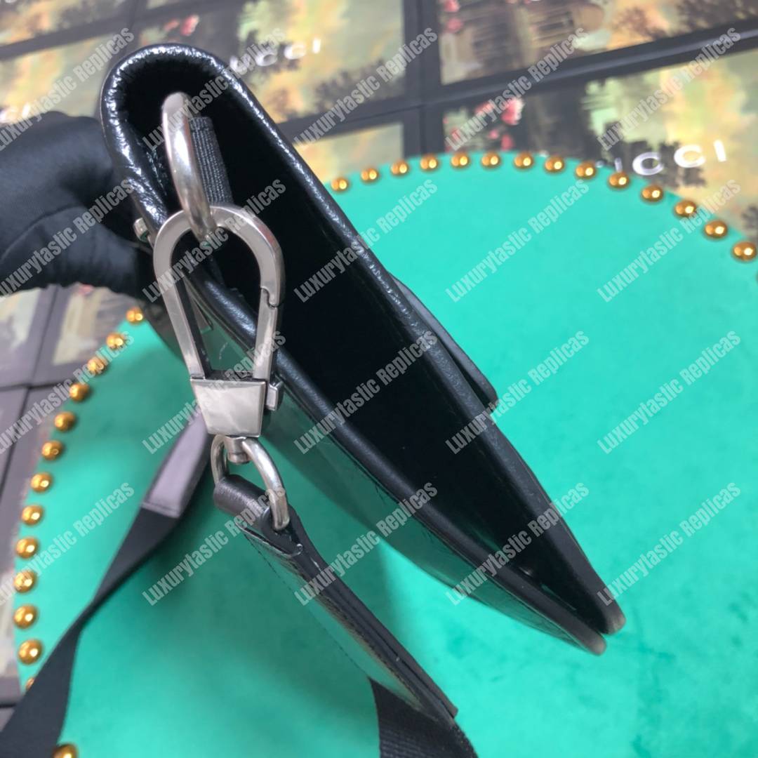 G*u*i medium soft leather messenger bag black