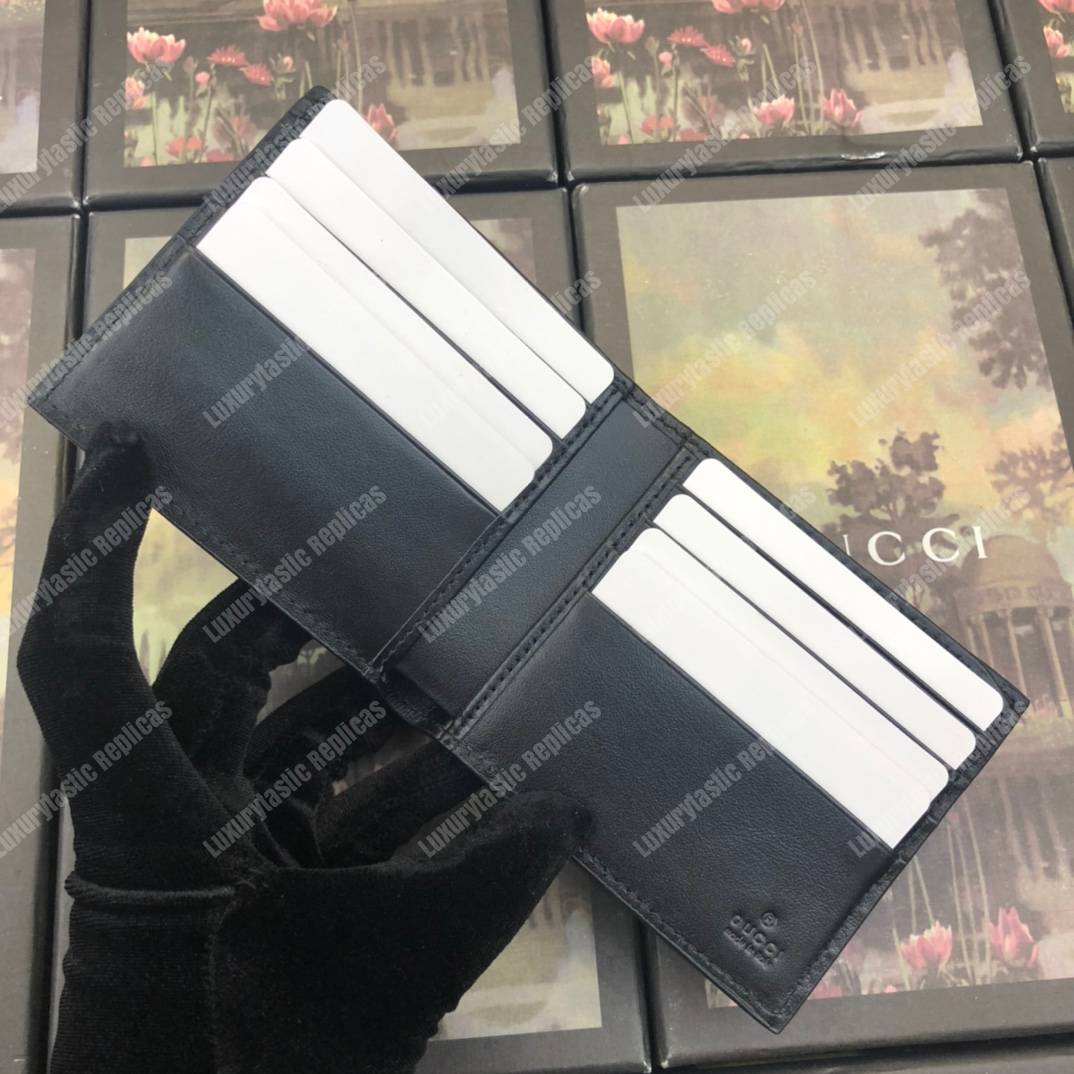 G*u*i blade embroidery wallet